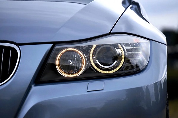 BMW headlight bulb change